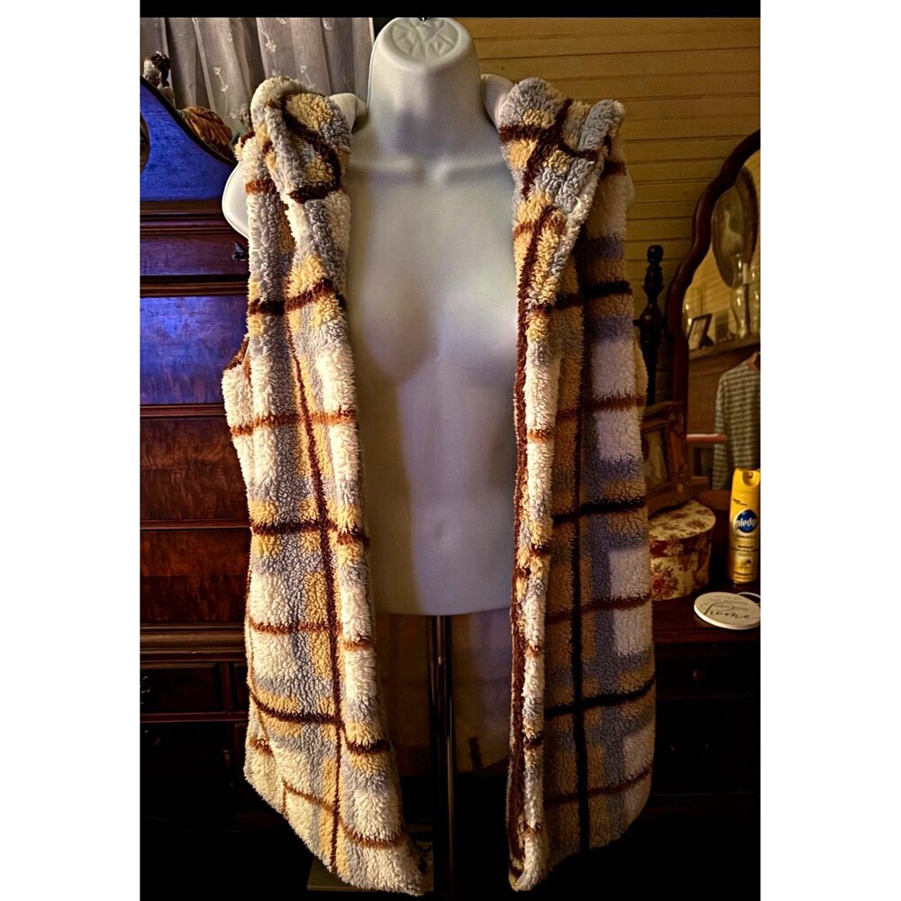 Mesh + Lace Size Large Women’s Hooded Vest 38” Bust 29” Length Lined